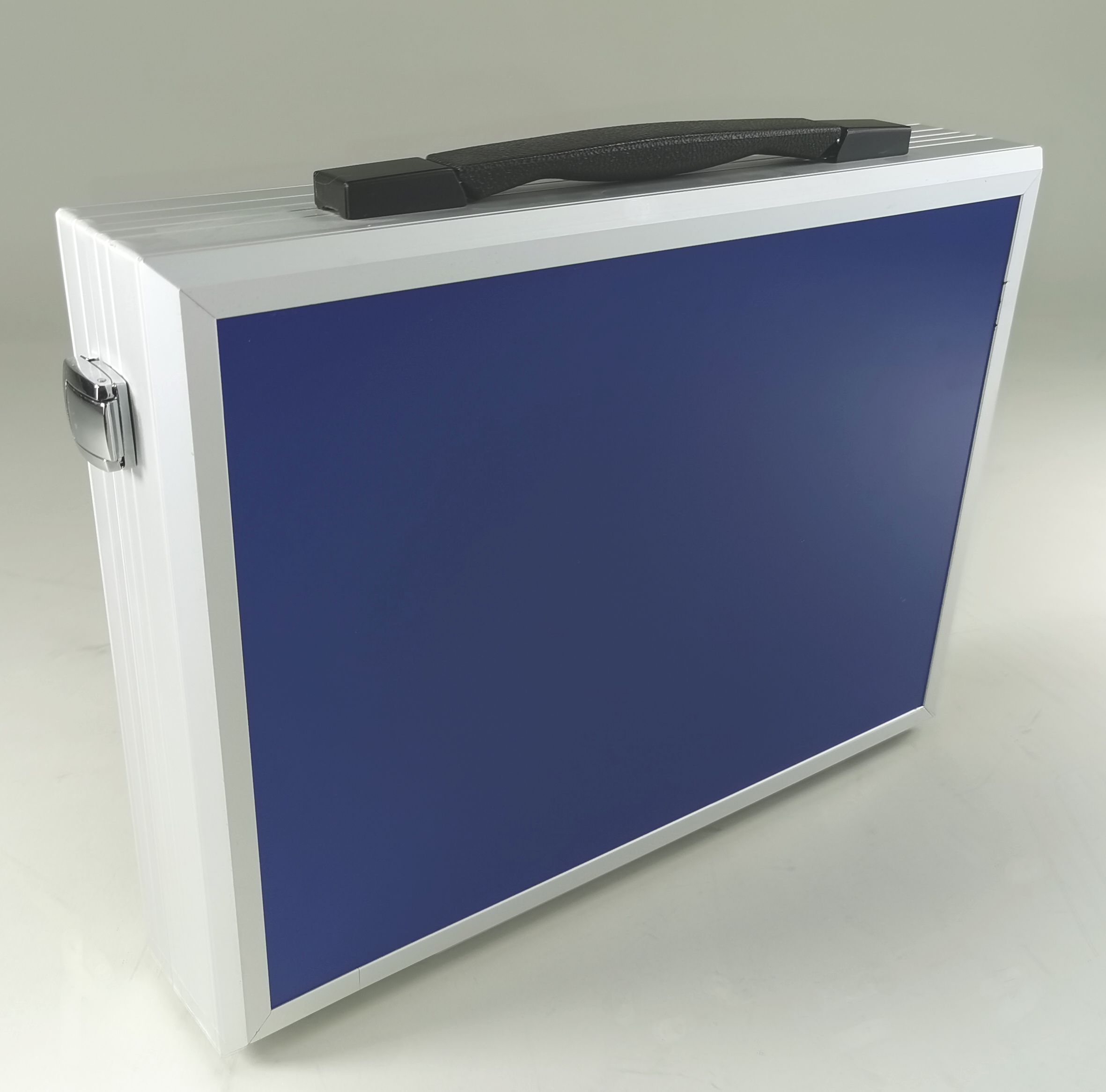 SOLID-LITE KASSETTE 3 Aluminium-Koffer blau SOLID-LITE KASSETTE 3 Aluminium-Koffer blau